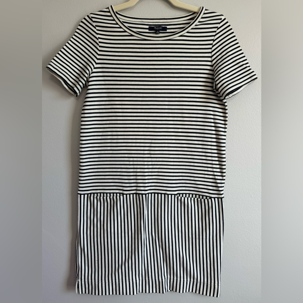 Madewell Women’s Navy & White Stripe Dockside Shift T-
Shirt Dress Size XS